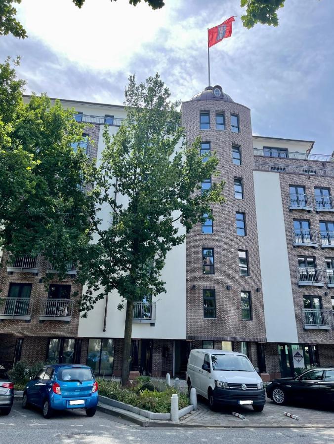 Cls Zentrale City-wohnung In Mit E-laden Und Tiefgarage, Grosser Balkon, Blick Ueber Hamburg, Parkplatz, Cafe Im Haus, Bushaltestelle Direkt Gegenueber, Flex Check In Apartment Hamburg