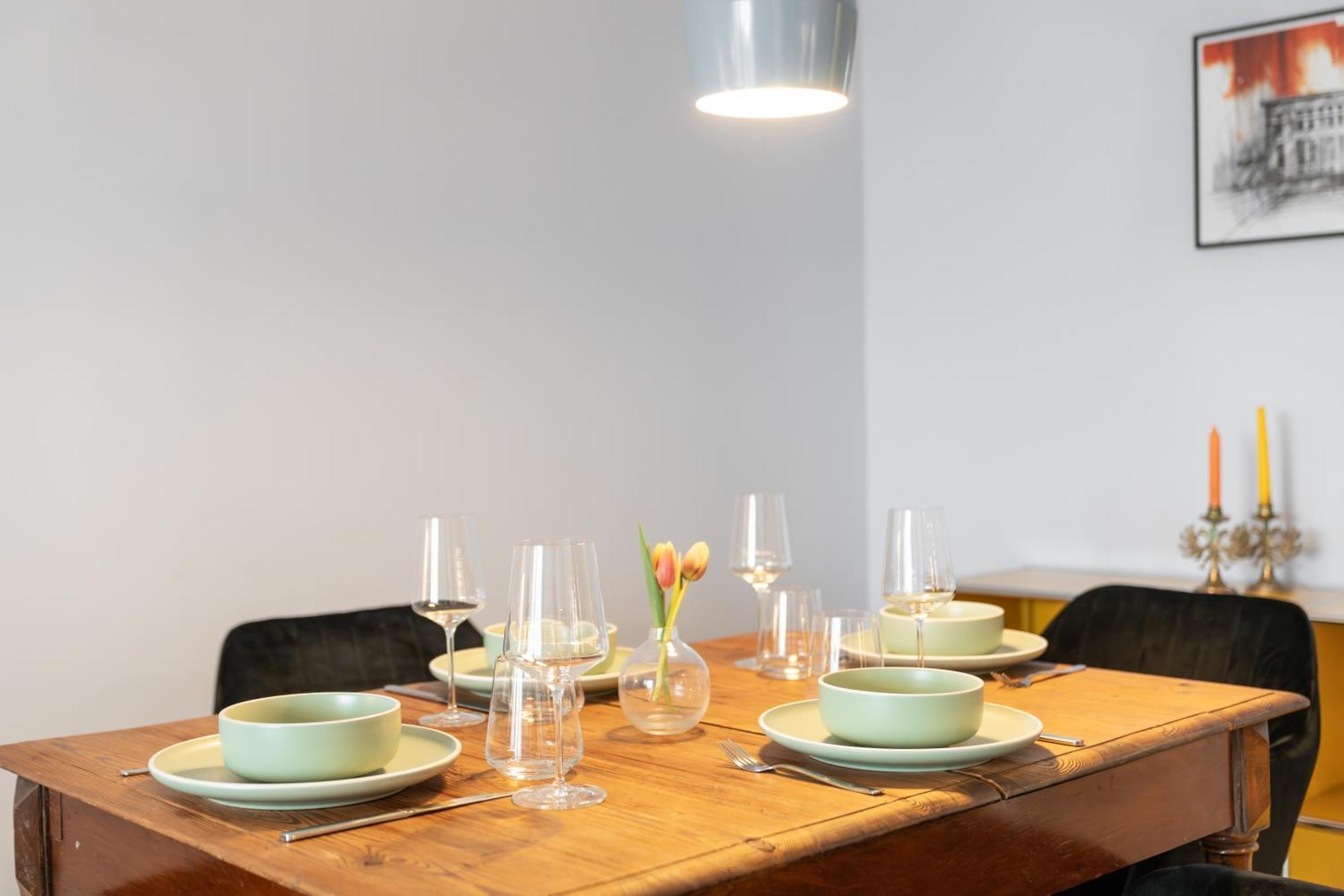 Cls Zentrale City-wohnung In Mit E-laden Und Tiefgarage, Grosser Balkon, Blick Ueber Hamburg, Parkplatz, Cafe Im Haus, Bushaltestelle Direkt Gegenueber, Flex Check In * Hamburg