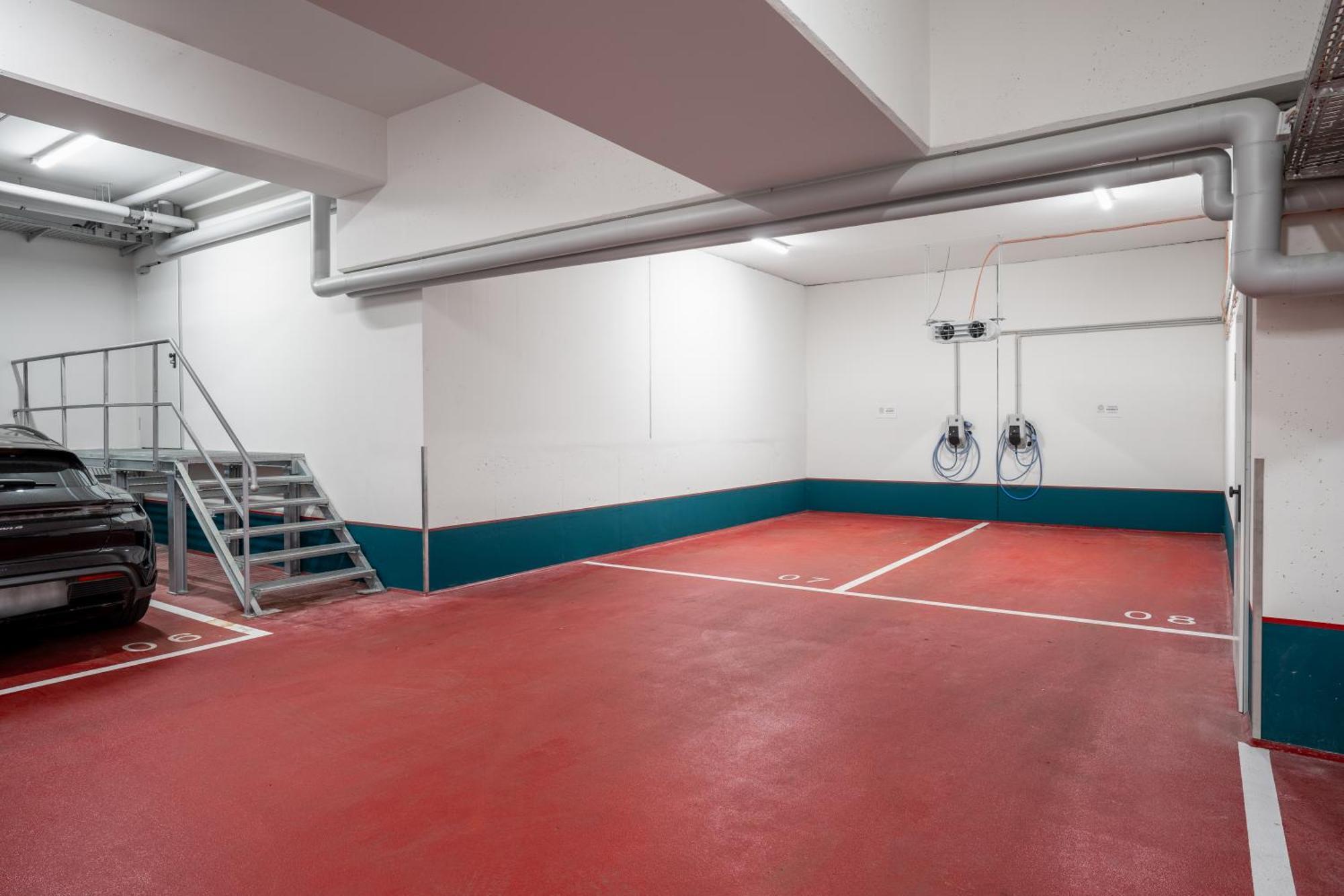 Cls Zentrale City-wohnung In Mit E-laden Und Tiefgarage, Grosser Balkon, Blick Ueber Hamburg, Parkplatz, Cafe Im Haus, Bushaltestelle Direkt Gegenueber, Flex Check In Apartment
